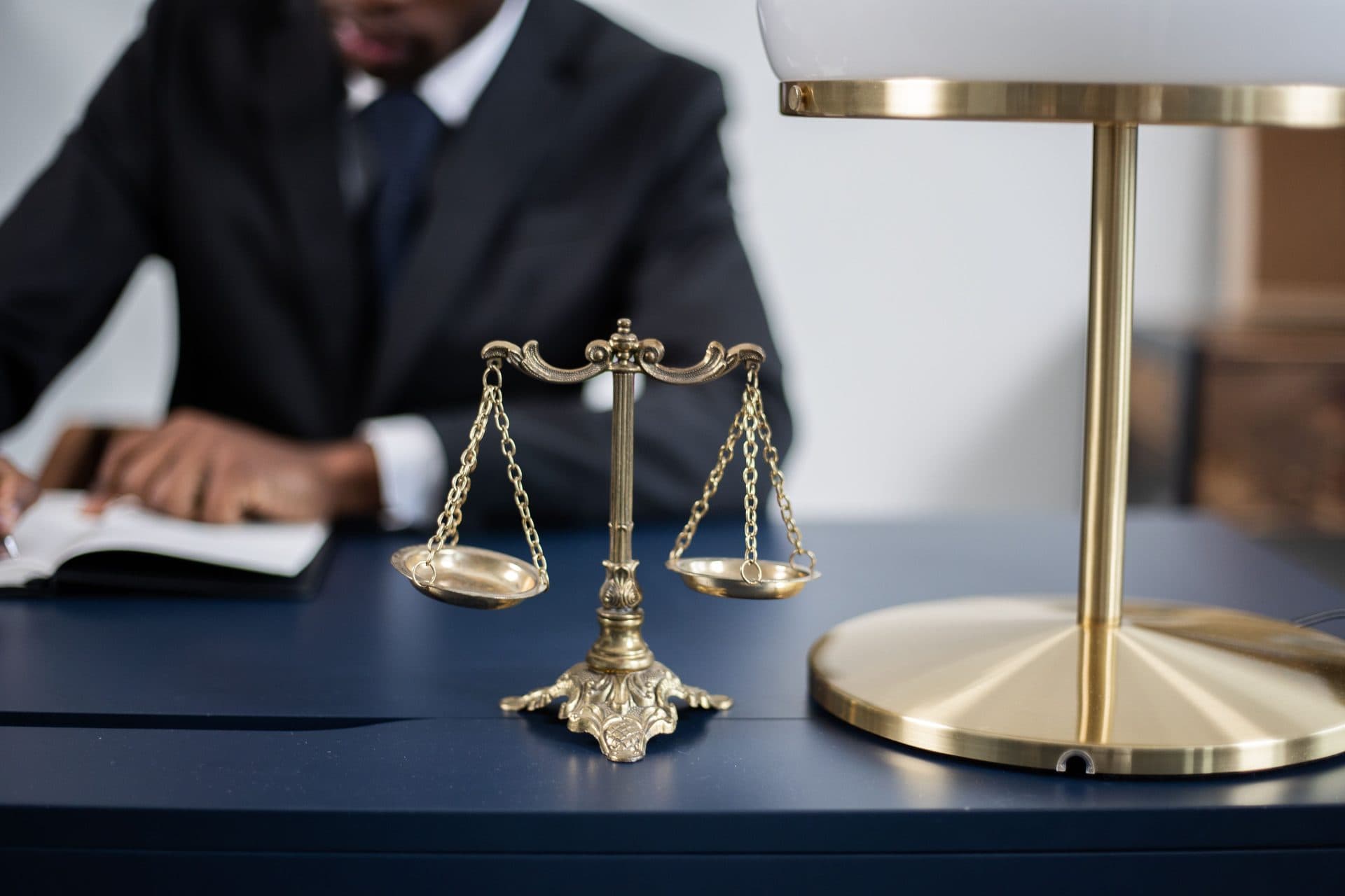 ترجمة قانونية معتمدة للمحاكم والتحكيم